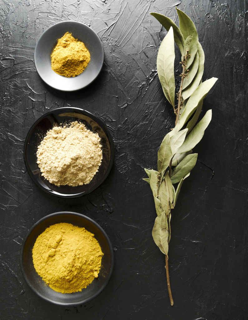 pisevoi-porosok-v-miskah-i-list-ah-ingredientov (1).jpg